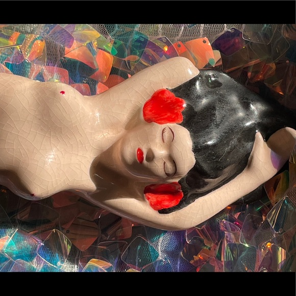 Vintage Dorothy Kindell Replica Ceramic Pinup - Picture 10 of 10